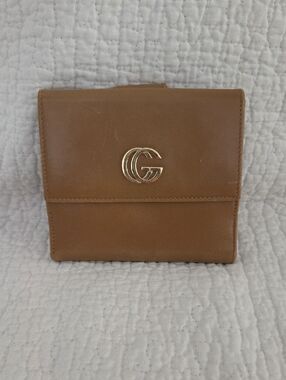 Gucci Brown Leather Bifold Wallet with Gold GG Logo
